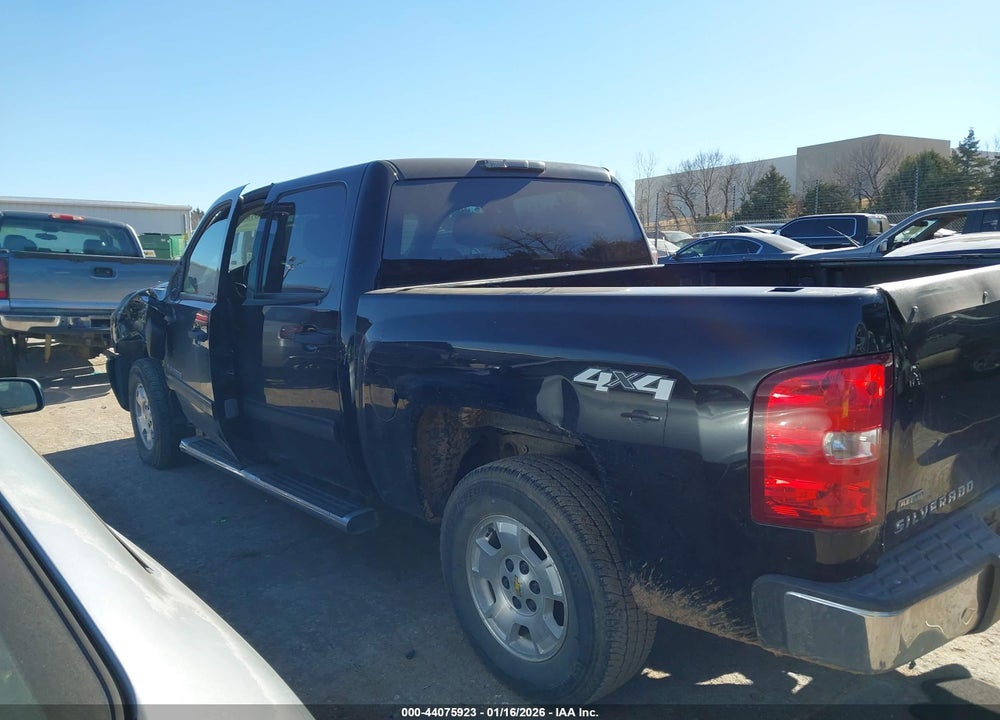 2011 CHEVROLET SILVERADO 1500 LT VIN: 3GCPKSE39BG378212