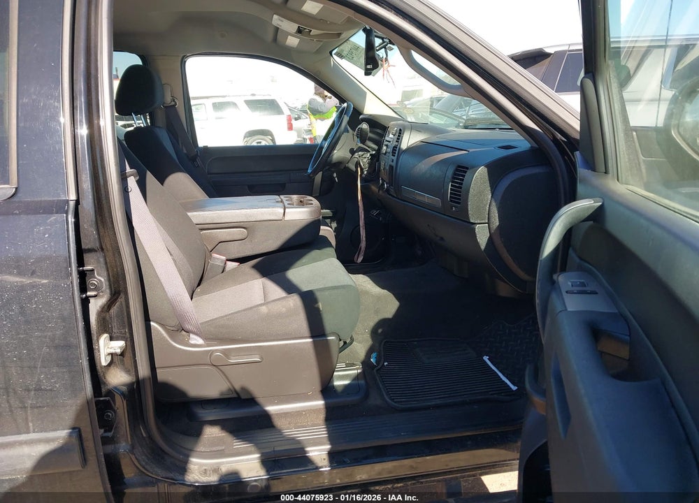 2011 CHEVROLET SILVERADO 1500 LT VIN: 3GCPKSE39BG378212