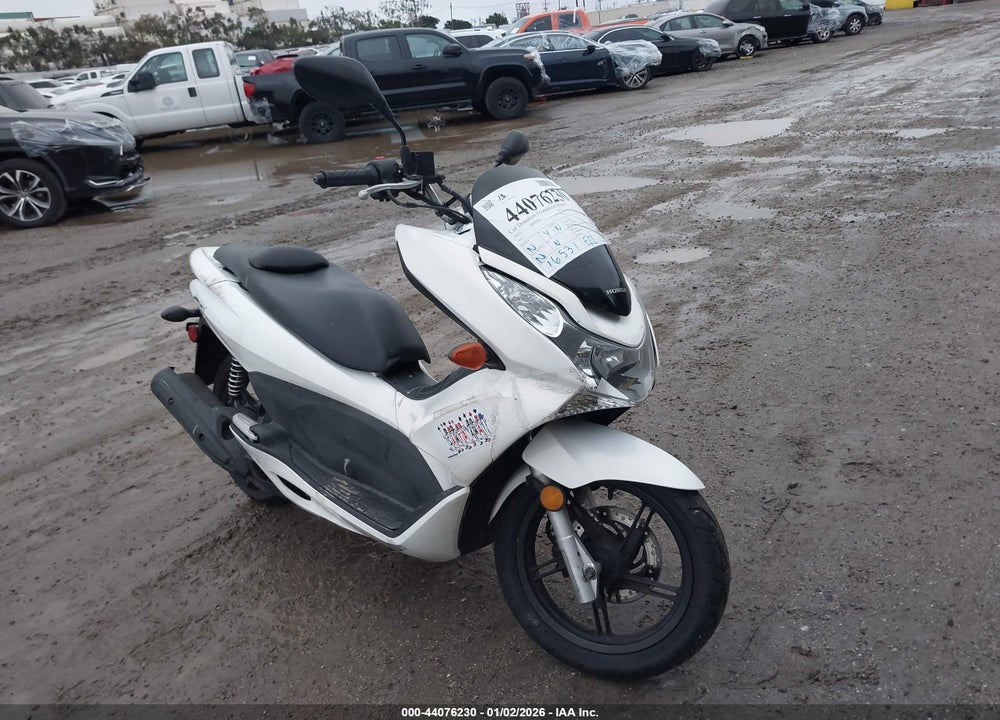 2011 HONDA PCX VIN: MLHJF2802B5001673