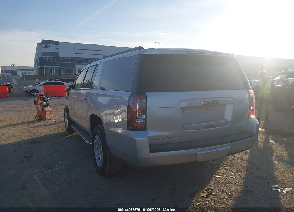 2019 GMC YUKON XL SLT VIN: 1GKS2GKC9KR373169