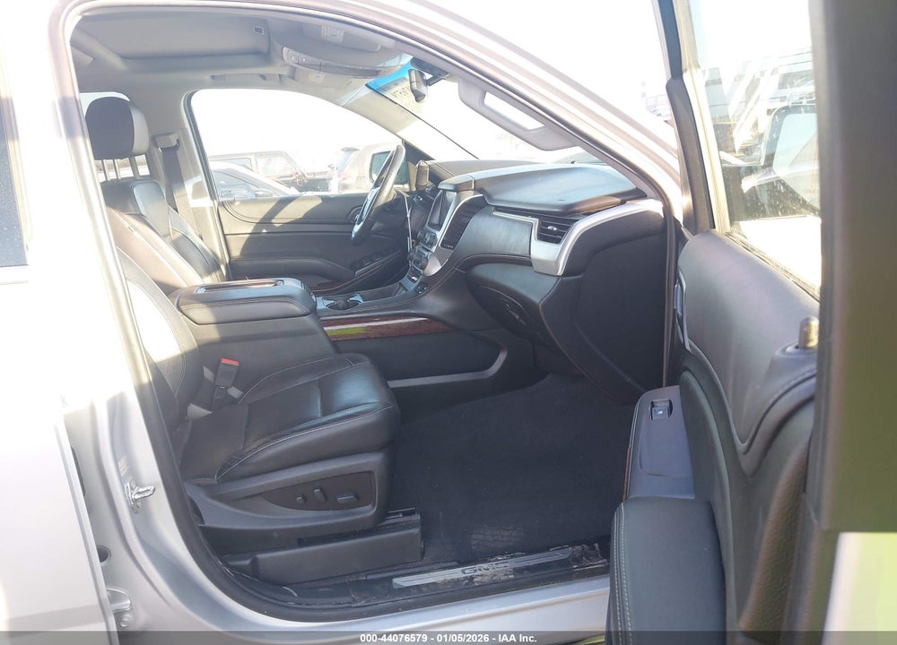 2019 GMC YUKON XL SLT VIN: 1GKS2GKC9KR373169