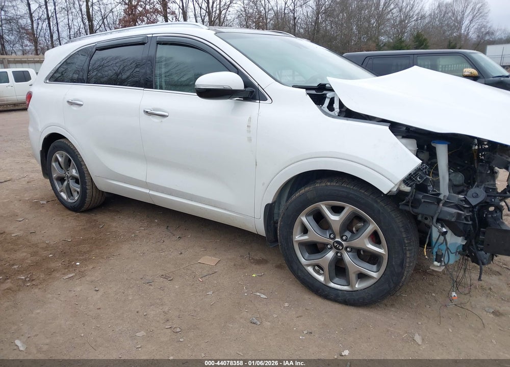 2019 KIA SORENTO 3.3L SX VIN: 5XYPK4A51KG538388