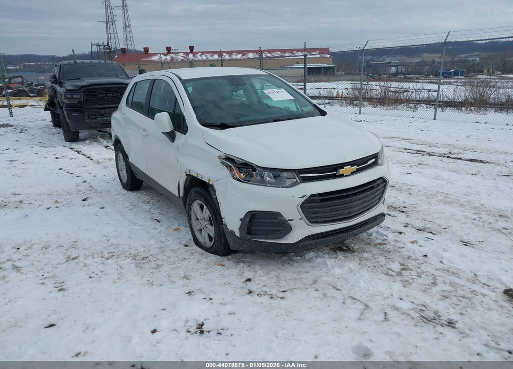 2018 CHEVROLET TRAX LS VIN: KL7CJNSB2JB599833