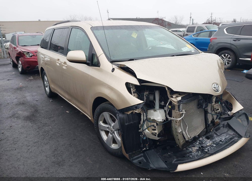 2011 TOYOTA SIENNA LE V6 VIN: 5TDKK3DC7BS034879