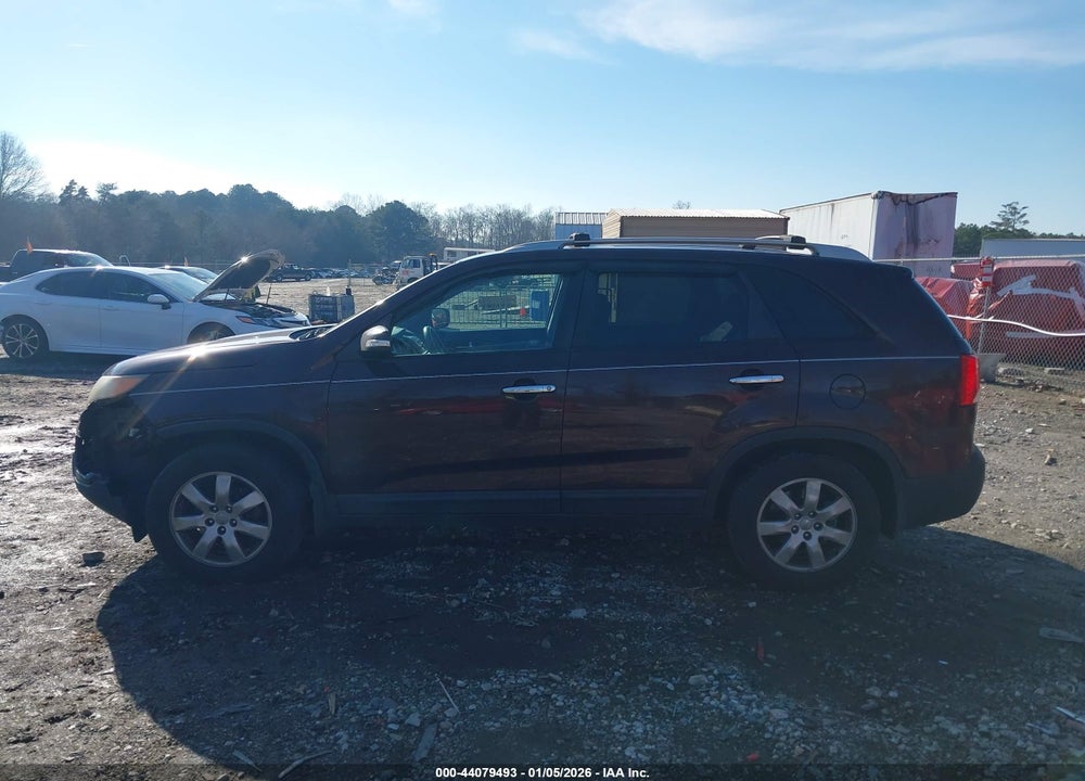 2012 KIA SORENTO LX VIN: 5XYKT3A63CG240114