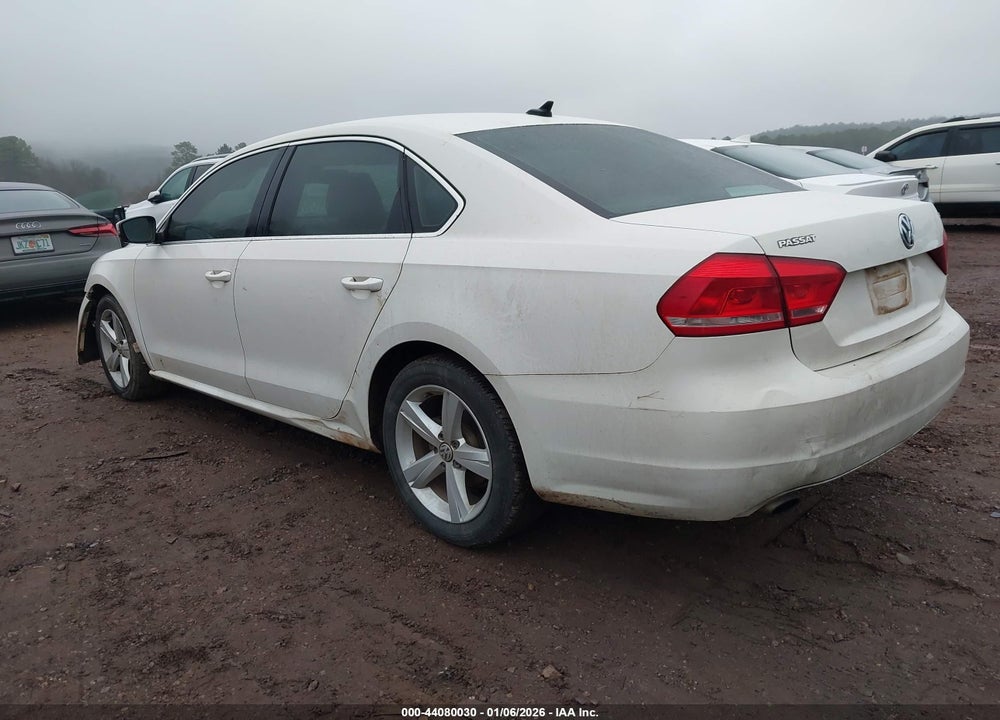 2014 VOLKSWAGEN PASSAT 1.8T SE VIN: 1VWBS7A30EC114636