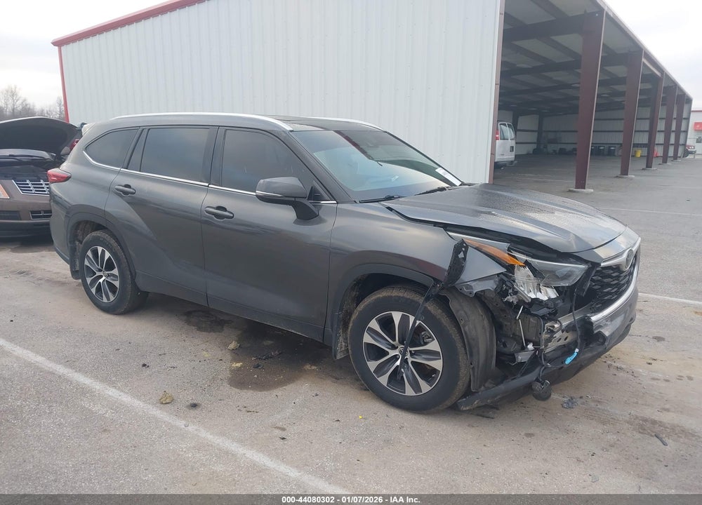 2020 TOYOTA HIGHLANDER XLE VIN: 5TDGZRBH3LS520075