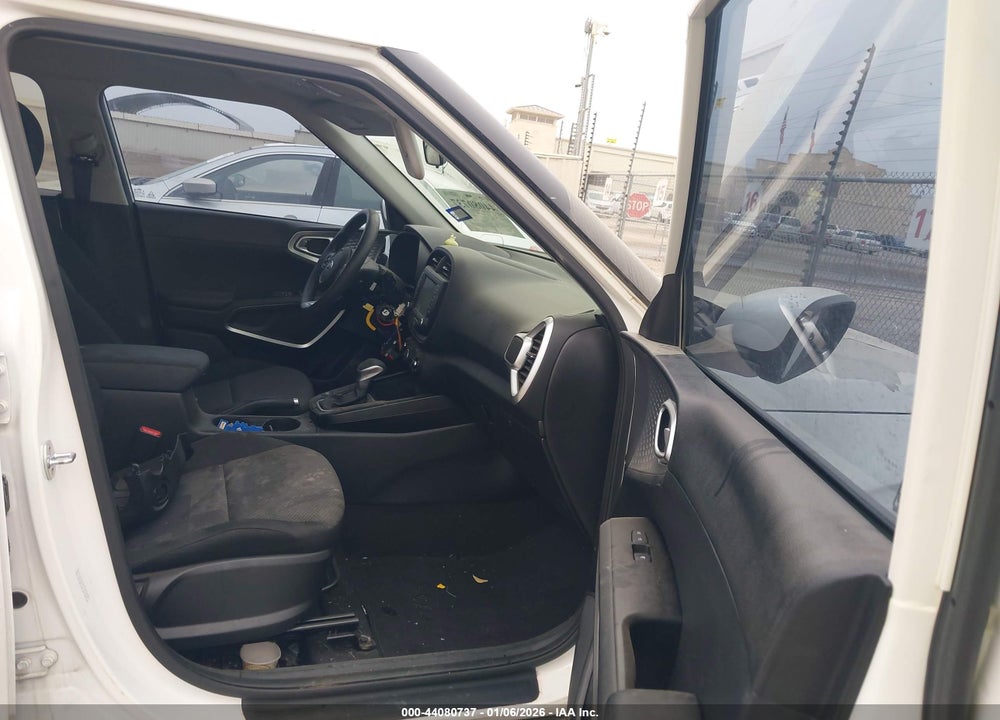 2020 KIA SOUL LX VIN: KNDJ23AU5L7040488