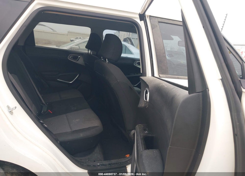 2020 KIA SOUL LX VIN: KNDJ23AU5L7040488