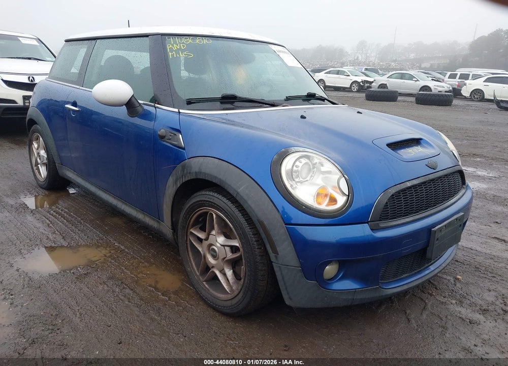 2009 MINI COOPER S VIN: WMWMF73579TT97344