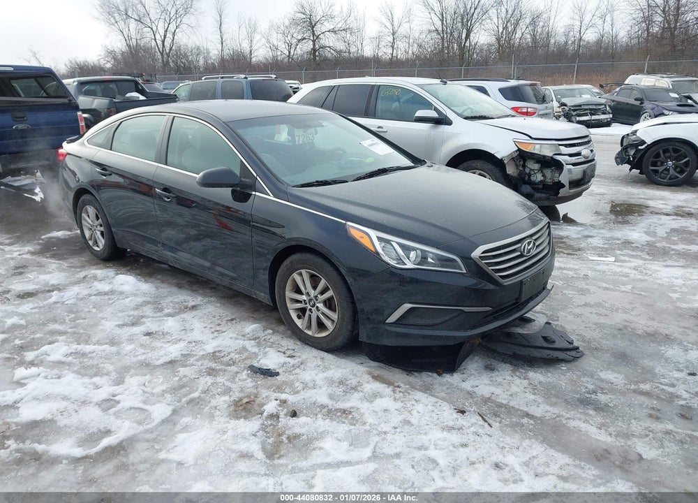 2016 HYUNDAI SONATA SE VIN: 5NPE24AF6GH358579