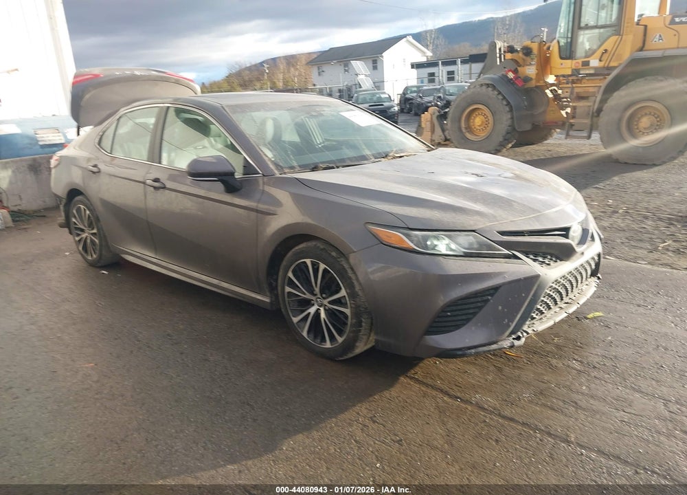 2018 TOYOTA CAMRY SE VIN: 4T1B11HK5JU016170