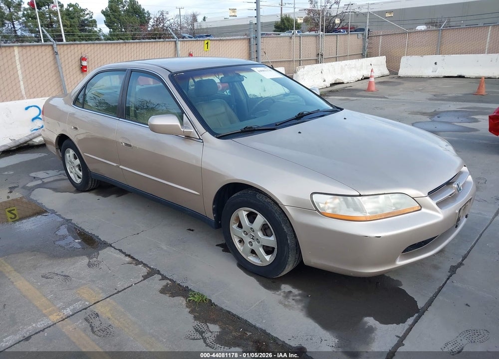 2000 HONDA ACCORD 2.3 SE VIN: 1HGCG5679YA101698