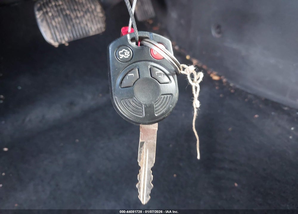 2010 FORD ESCAPE LIMITED VIN: 1FMCU0E77AKD38083