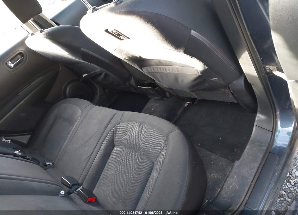 2015 NISSAN ROGUE SELECT S VIN: JN8AS5MV4FW769676