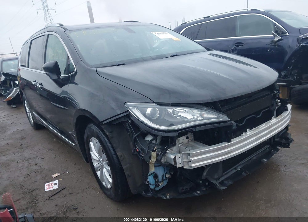 2018 CHRYSLER PACIFICA TOURING L PLUS VIN: 2C4RC1EGXJR310853
