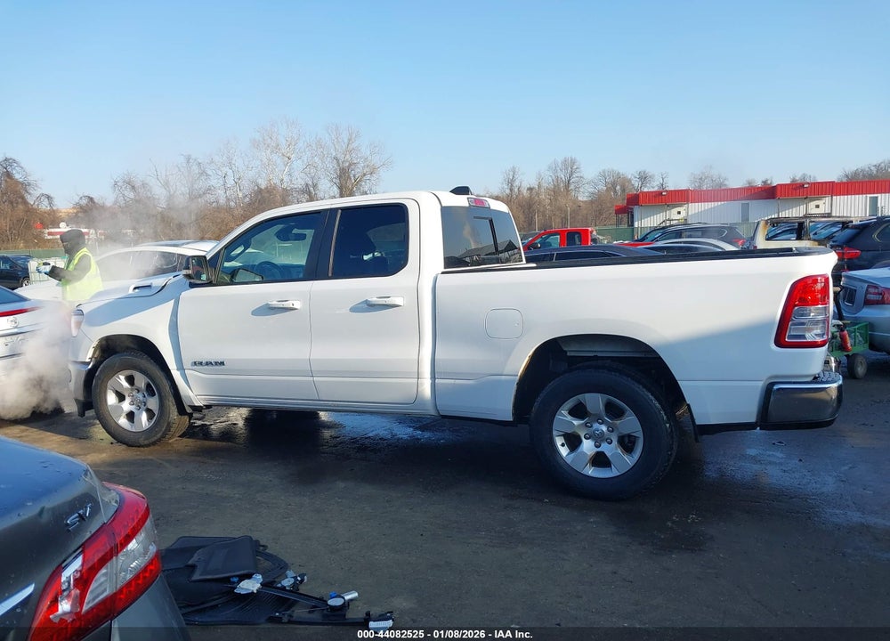 2021 RAM 1500 BIG HORN  4X2 6'4 BOX VIN: 1C6RREBG1MN747238