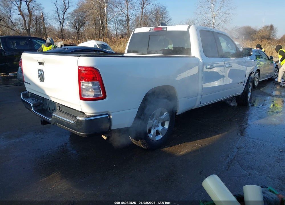 2021 RAM 1500 BIG HORN  4X2 6'4 BOX VIN: 1C6RREBG1MN747238