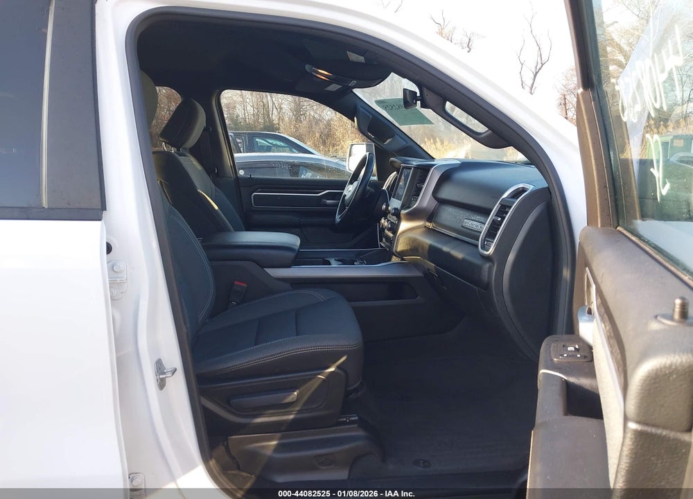 2021 RAM 1500 BIG HORN  4X2 6'4 BOX VIN: 1C6RREBG1MN747238
