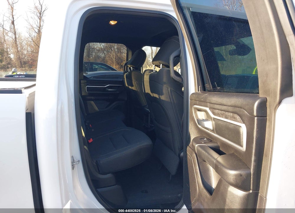 2021 RAM 1500 BIG HORN  4X2 6'4 BOX VIN: 1C6RREBG1MN747238