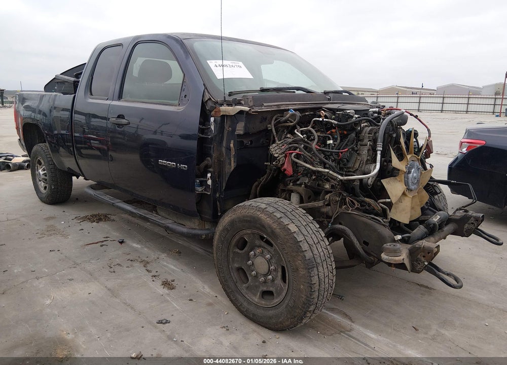 2011 GMC SIERRA 2500HD WORK TRUCK VIN: 1GT22ZC81BZ181374