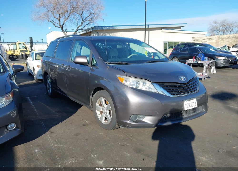 2014 TOYOTA SIENNA LE V6 8 PASSENGER VIN: 5TDKK3DC9ES423592