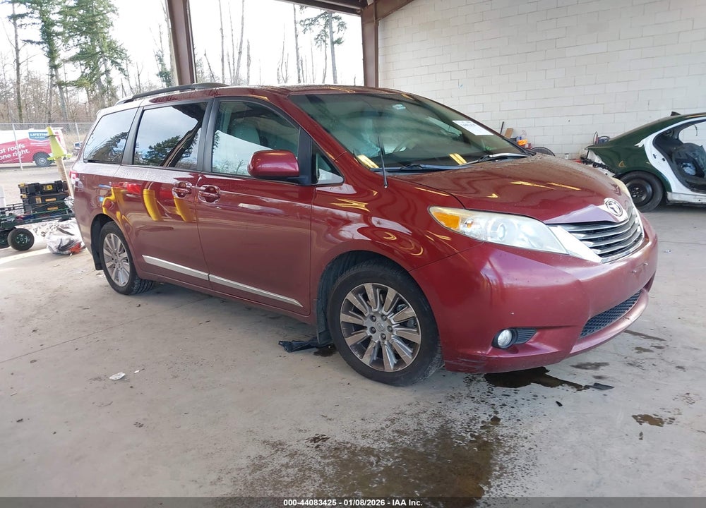 2014 TOYOTA SIENNA XLE 7 PASSENGER VIN: 5TDDK3DC0ES094161