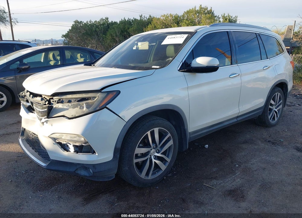 2017 HONDA PILOT TOURING VIN: 5FNYF6H92HB017760