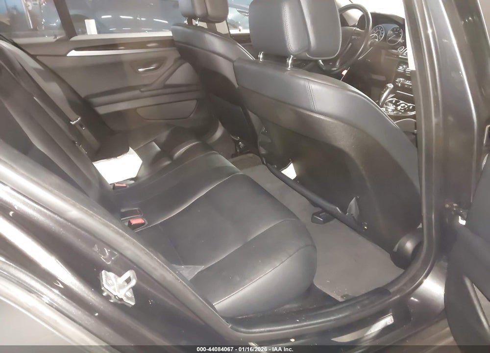 2011 BMW 5 SERIES VIN: WBAFR7C57BC806951