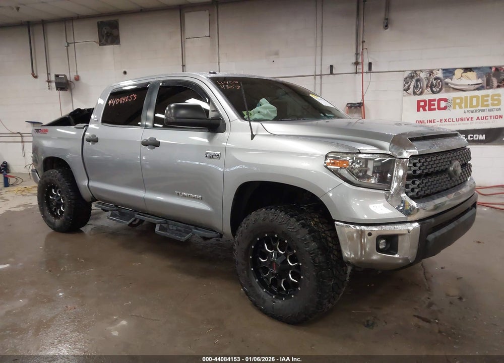 2018 TOYOTA TUNDRA SR5 5.7L V8 VIN: 5TFDY5F11JX700366