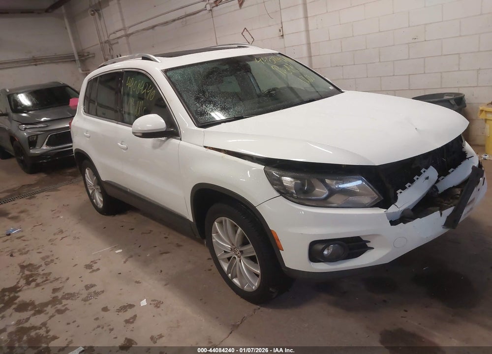 2016 VOLKSWAGEN TIGUAN SE VIN: WVGBV7AX7GW543282