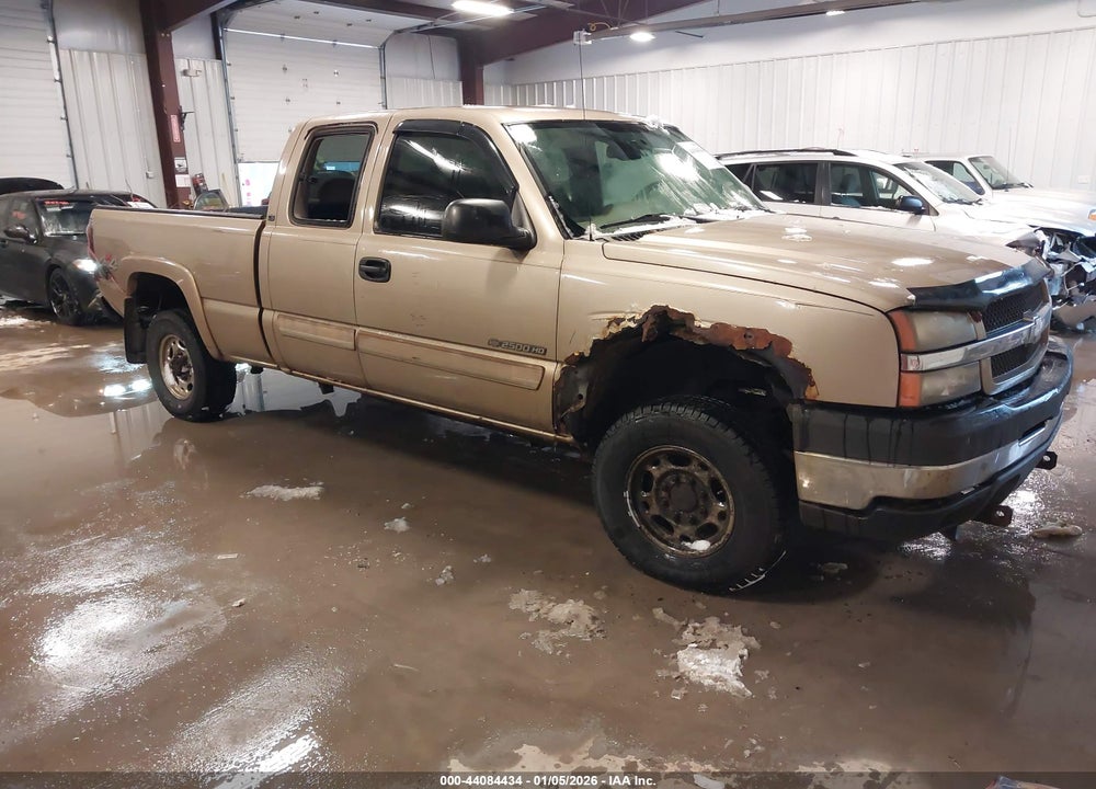 2004 CHEVROLET SILVERADO 2500HD LS VIN: 1GCHK29UX4E393593