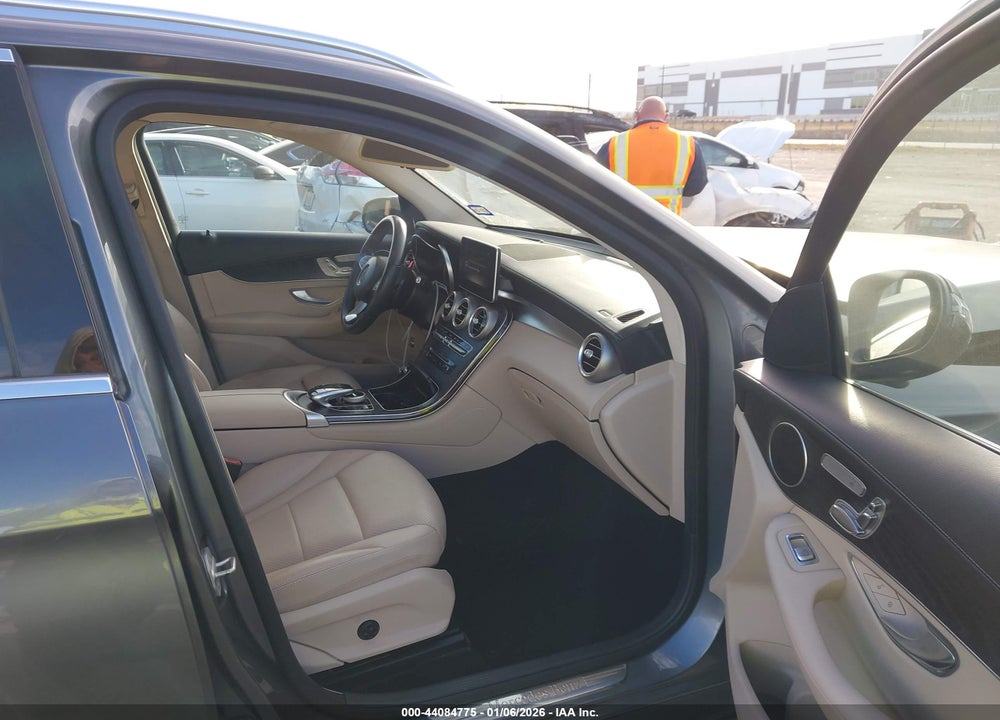 2016 MERCEDES-BENZ GLC 300 VIN: WDC0G4JB3GF064070