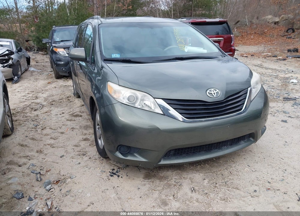 2014 TOYOTA SIENNA LE V6 8 PASSENGER VIN: 5TDKK3DC6ES433948