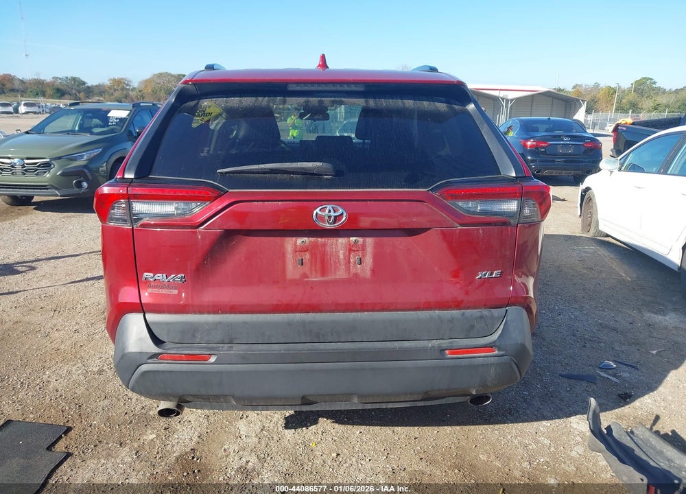 2019 TOYOTA RAV4 XLE VIN: JTMW1RFV9KJ016774