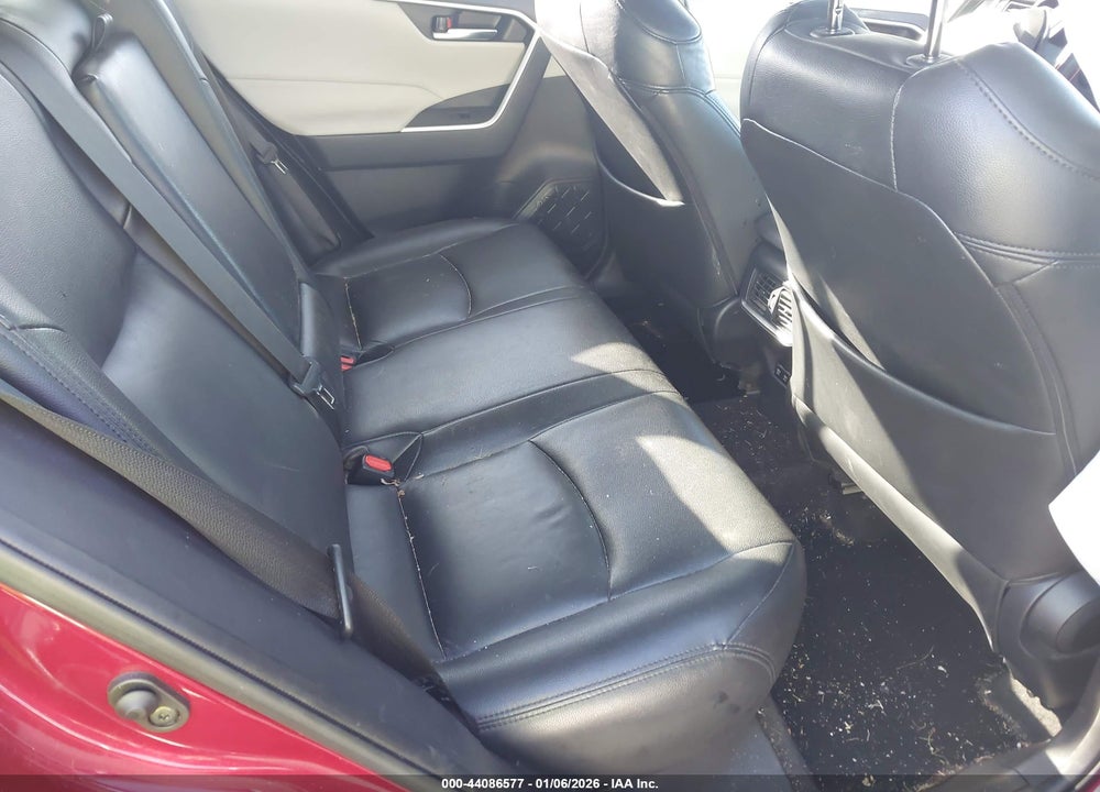 2019 TOYOTA RAV4 XLE VIN: JTMW1RFV9KJ016774