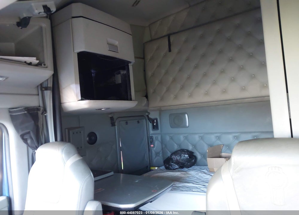 2015 KENWORTH CONSTRUCTION T680 VIN: 1XKYDP9X3FJ442715