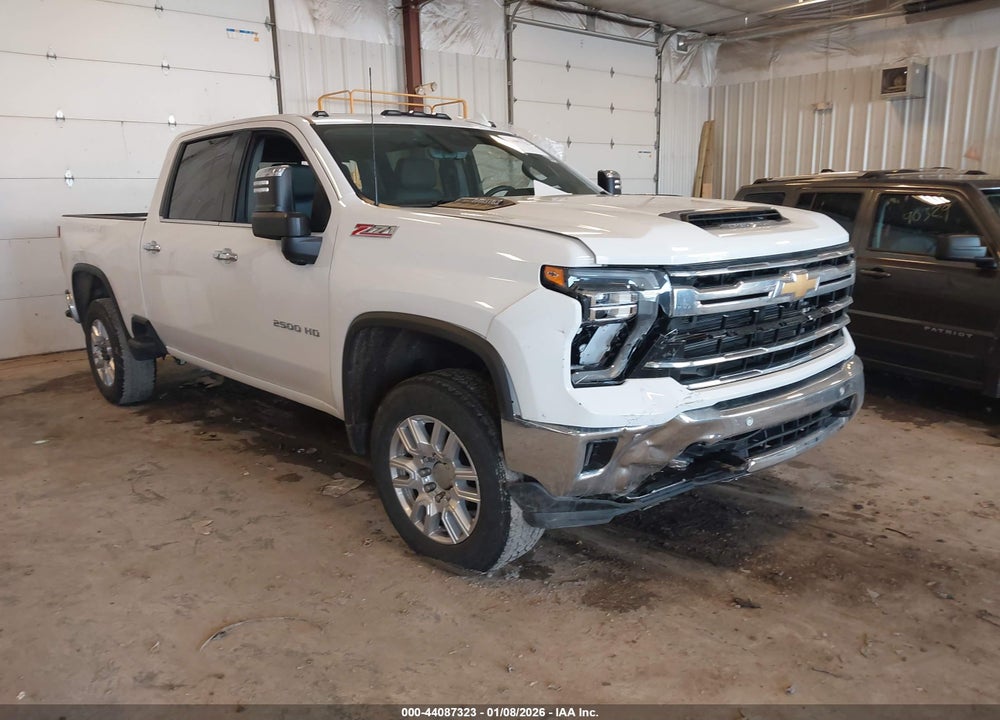 2024 CHEVROLET SILVERADO 2500HD 4WD  STANDARD BED LTZ VIN: 1GC4YPEY0RF107142