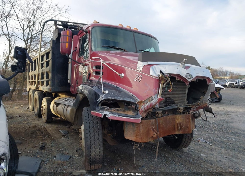 2001 MACK 600 CX600 VIN: 1M1AE07Y61W007518