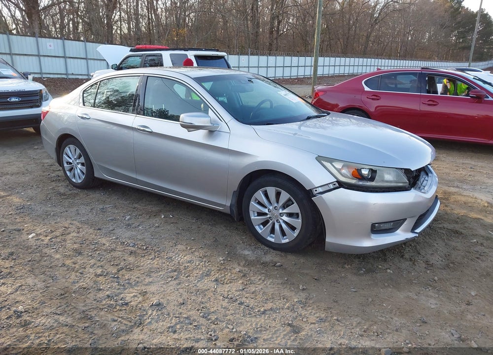 2015 HONDA ACCORD EX-L V-6 VIN: 1HGCR3F82FA008686