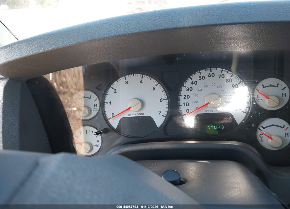2007 DODGE RAM 1500 SLT VIN: 1D7HA18P87J502823