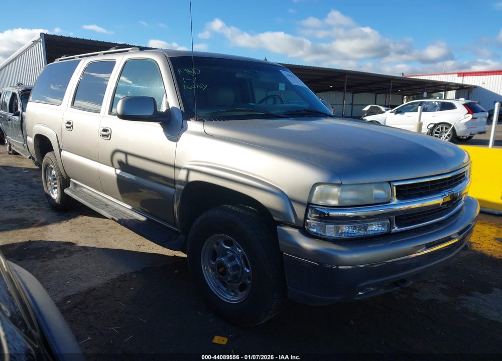 2002 CHEVROLET SUBURBAN 2500 LT VIN: 3GNGK26U42G196139