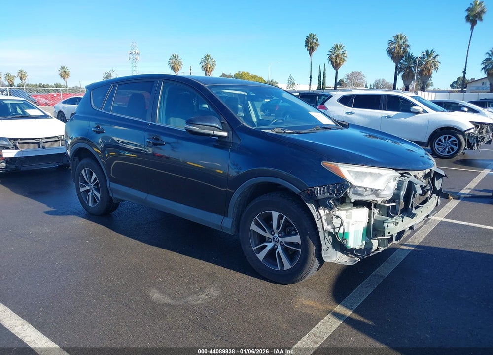 2018 TOYOTA RAV4 XLE VIN: 2T3WFREV7JW467902