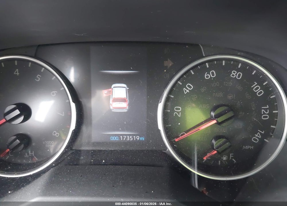 2019 TOYOTA RAV4 LE VIN: JTMH1RFV7KJ005152