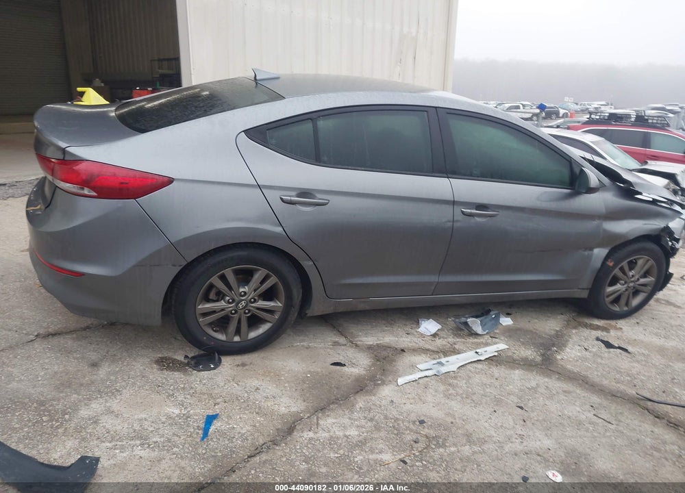 2018 HYUNDAI ELANTRA SEL VIN: 5NPD84LF3JH267087