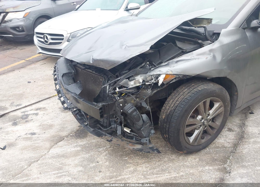 2018 HYUNDAI ELANTRA SEL VIN: 5NPD84LF3JH267087