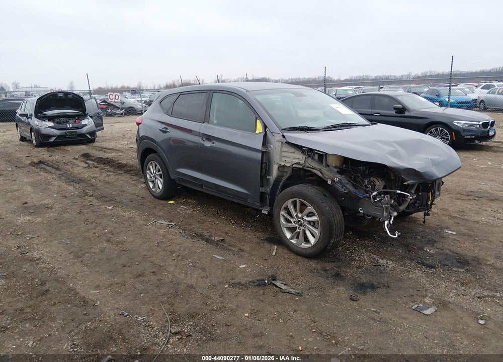 2017 HYUNDAI TUCSON SE VIN: KM8J23A44HU387167