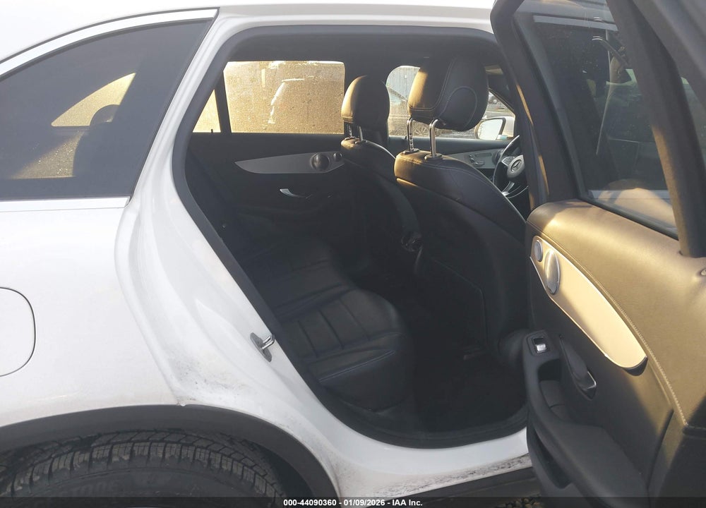 2017 MERCEDES-BENZ GLC 300 4MATIC VIN: WDC0G4KB8HF139085