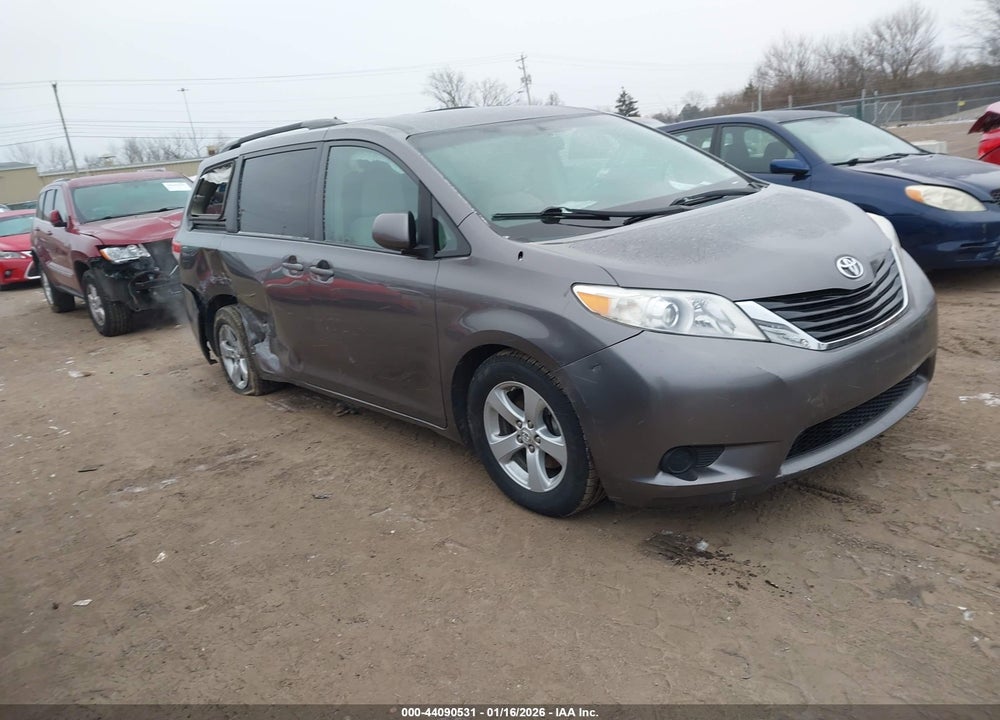 2011 TOYOTA SIENNA LE V6 VIN: 5TDKK3DCXBS095918