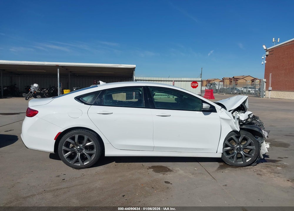 2016 CHRYSLER 200 S VIN: 1C3CCCBG3GN138021